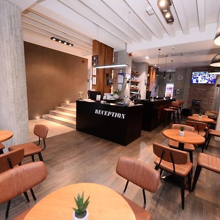 Alexandar Square Boutique Hotel スコピエ エクステリア 写真