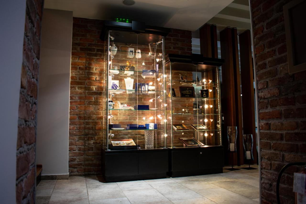 Alexandar Square Boutique Hotel スコピエ エクステリア 写真