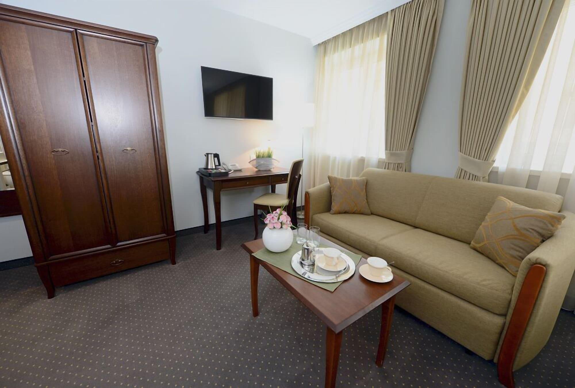 Alexandar Square Boutique Hotel スコピエ エクステリア 写真