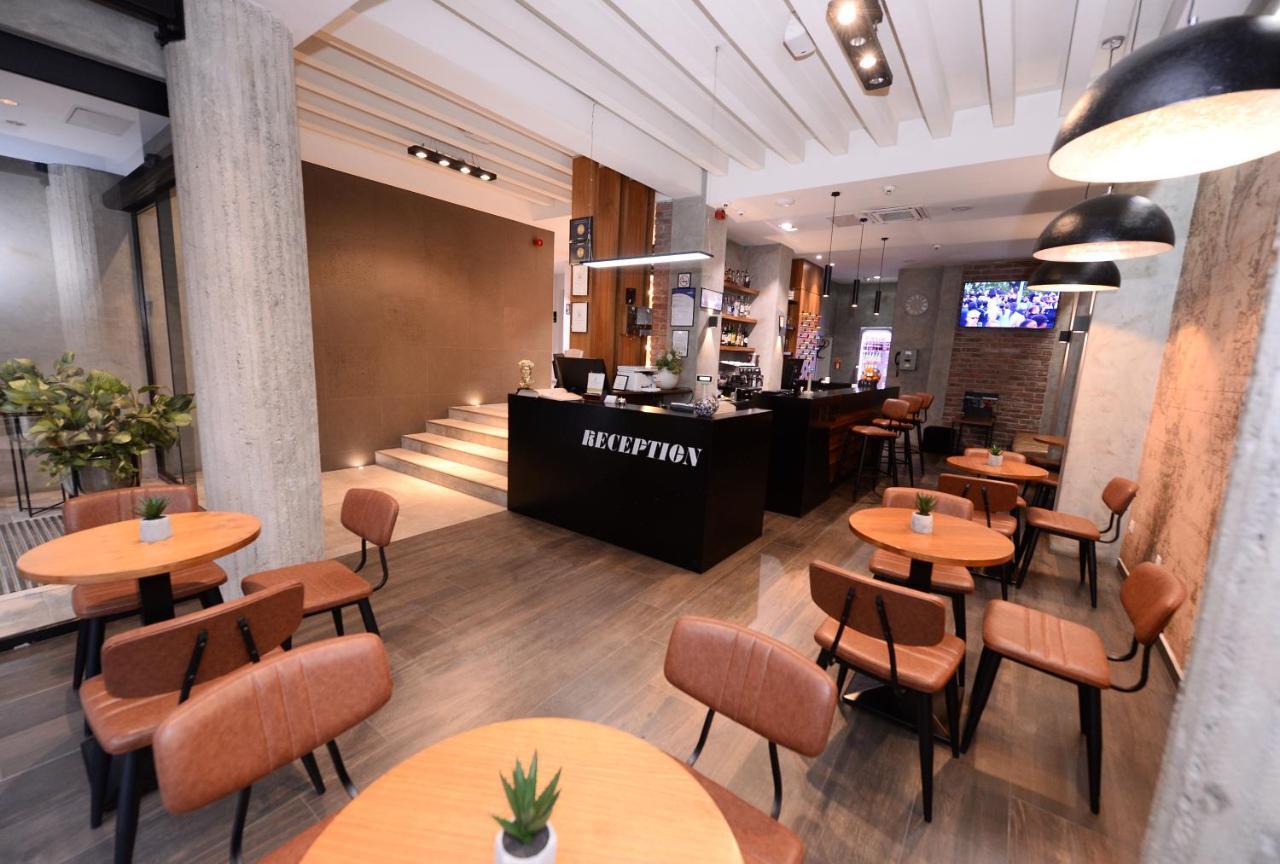 Alexandar Square Boutique Hotel スコピエ エクステリア 写真