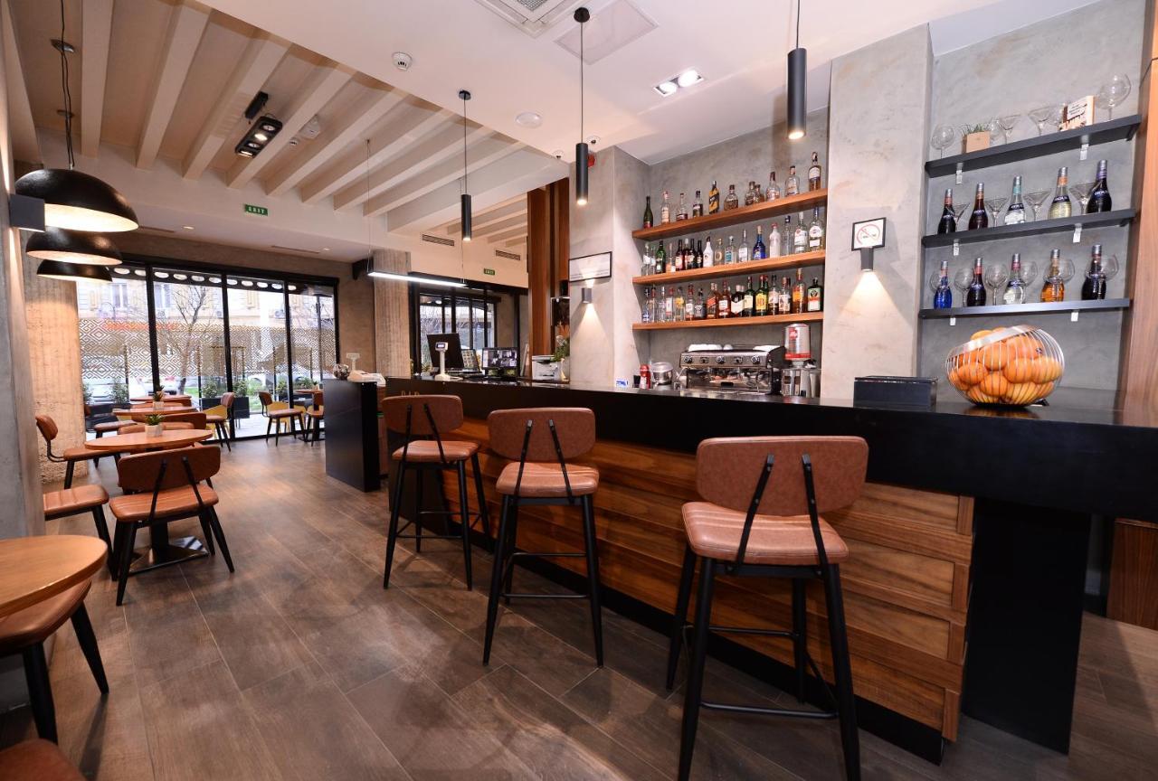Alexandar Square Boutique Hotel スコピエ エクステリア 写真