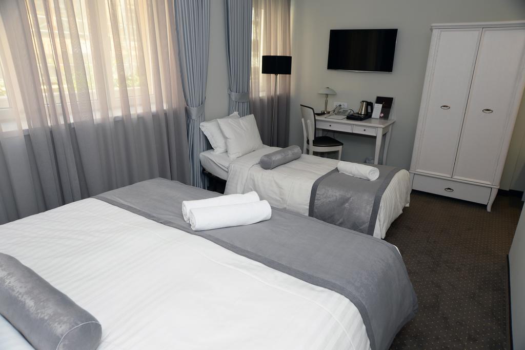 Alexandar Square Boutique Hotel スコピエ エクステリア 写真