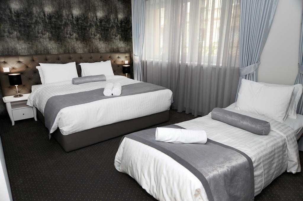 Alexandar Square Boutique Hotel スコピエ エクステリア 写真
