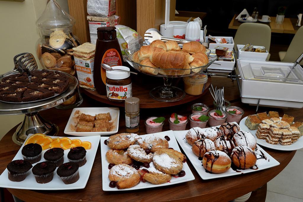 Alexandar Square Boutique Hotel スコピエ エクステリア 写真
